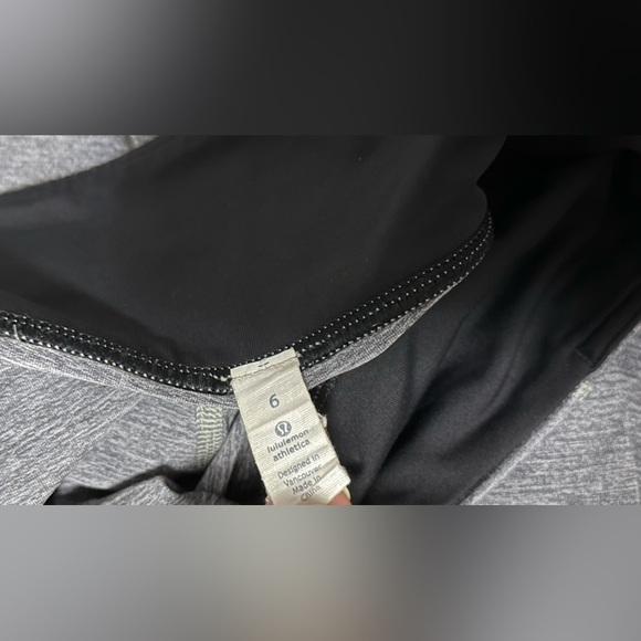 🌟Like New🌟 Lululemon: Women’s Crop Leggings - Size 6 - Picture 12 of 13